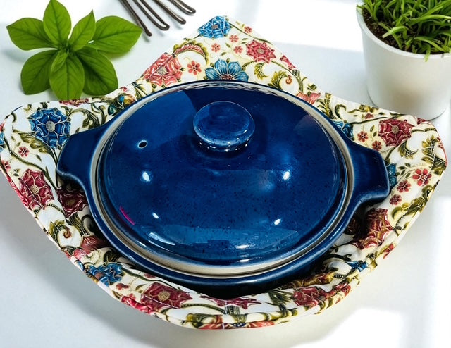 Microwaveable Reversible Bowl Cosy. Medium Size for Small Casserole Dish