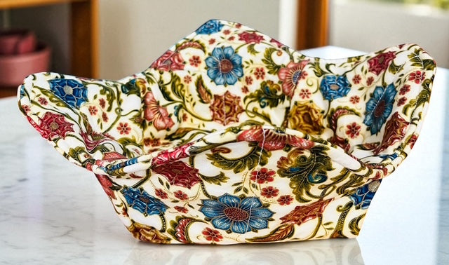 Microwaveable Reversible Bowl Cosy. Medium Size for Small Casserole Dish